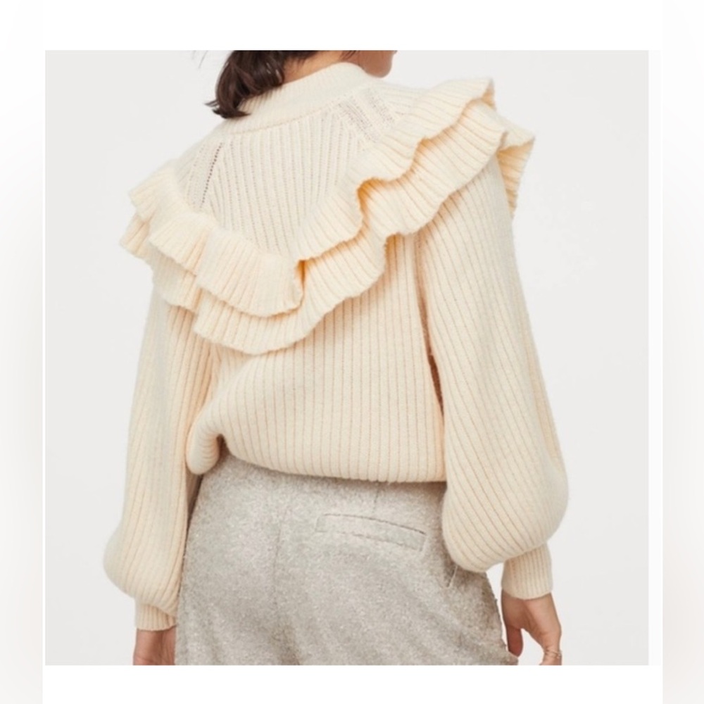 H&M sweater ✨ - Picture 3 of 4